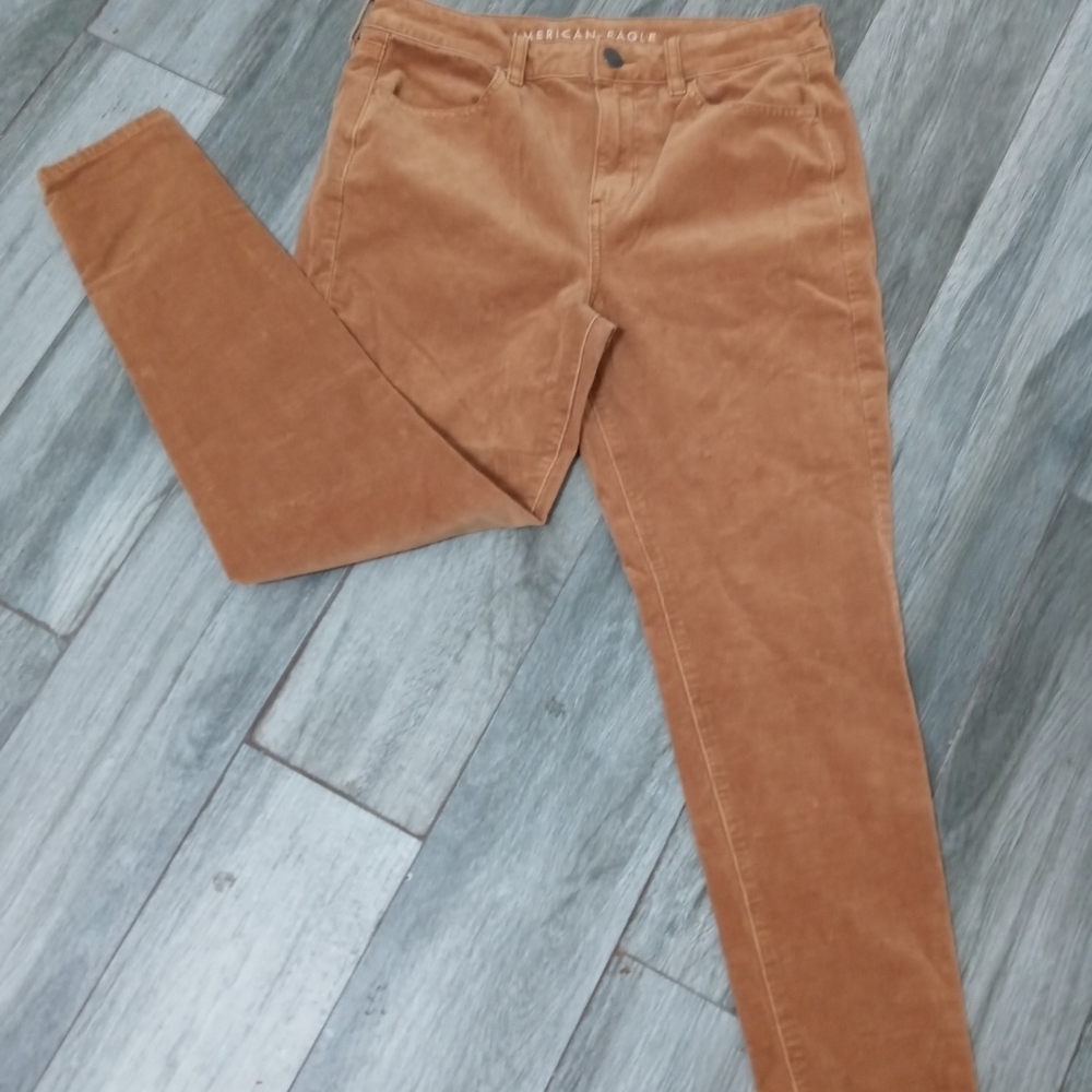 American Eagle bronze Super Stretchy High Rise Jegging Short Corduroy Size 10
